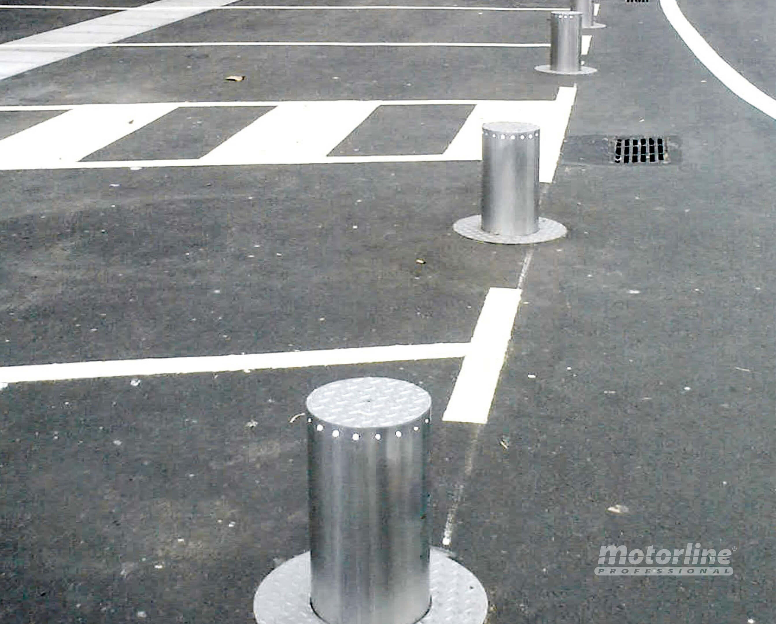 Automata forgalom korlatozo oszlop szerelése Automata forgalom korlatozo oszlop szerelése